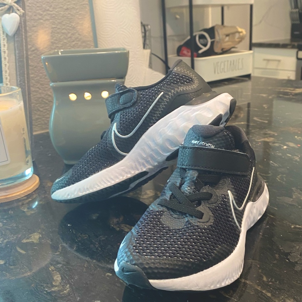 Nike Kids’ Renew Run- Size 11.5C